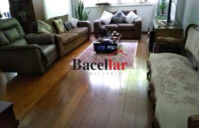 Imagem: O apartamento possui 4 Dormitórios, 3 Banheiros, 1 Vaga na