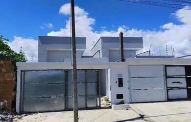 Imagem: A casa à venda possui 3 Dormitórios, 2 Banheiros, 2 Vagas