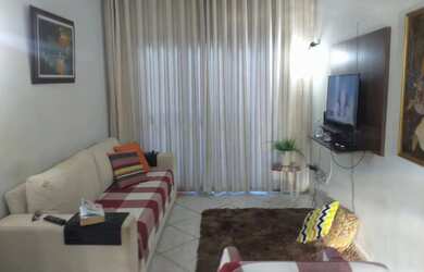 Imagem: A casa possui 4 Dormitórios, 2 Banheiros, 2 Vagas na garagem