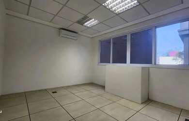 Imagem: O depósito possui 1 Vaga na garagem e 38m² de Área e está