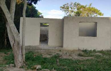 Imagem: A casa possui 3 Dormitórios, 2 Banheiros e está localizado