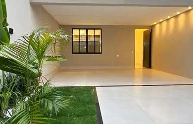 Imagem: A casa possui 3 Dormitórios, 4 Banheiros, 3 Vagas na garagem