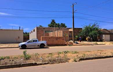 Imagem: O depósito possui 3 Vagas na garagem, 180m² de Área e está