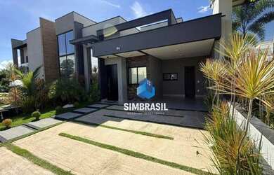 Imagem: A casa em condomínio possui 3 Dormitórios, 2 Banheiros, 3