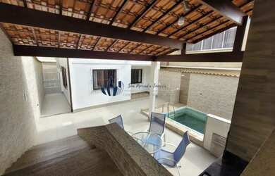 Imagem: A casa em condomínio à venda possui 3 Dormitórios, 3 Banheiros