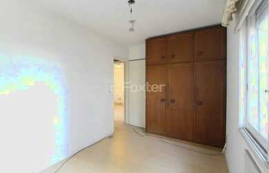 Imagem: O apartamento possui 1 Dormitório, 1 Banheiro, 1 Vaga na garagem