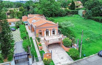 Imagem: A casa em condomínio possui 3 Dormitórios, 3 Banheiros, 2