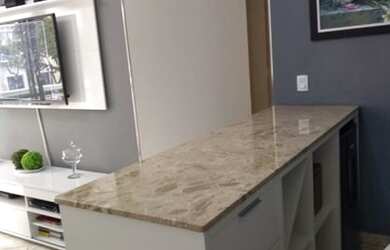 Imagem: O apartamento possui 3 Dormitórios, 1 Banheiro, 1 Vaga na garagem