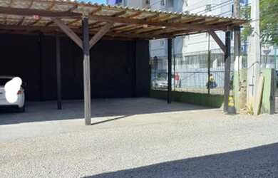 Imagem: O depósito possui 5 Vagas na garagem, 120m² de Área e está