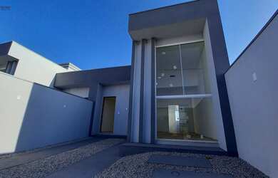 Imagem: A casa possui 2 Dormitórios, 2 Banheiros, 1 Vaga na garagem