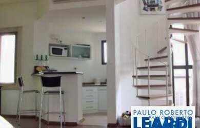 Imagem: O studio possui 2 Dormitórios, 1 Banheiro, 1 Vaga na garagem