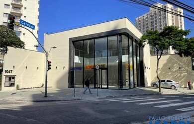 Imagem: O depósito possui 5 Vagas na garagem, 550m² de Área e está