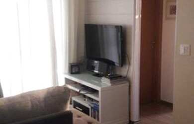 Imagem: O apartamento possui 2 Dormitórios, 1 Banheiro, 1 Vaga na garagem