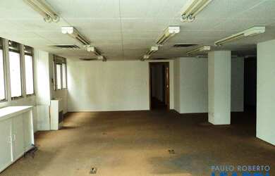 Imagem: O depósito possui 2 Vagas na garagem, 150m² de Área e está