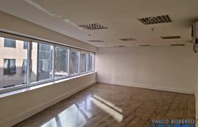 Imagem: O depósito possui 2 Vagas na garagem, 59m² de Área e está