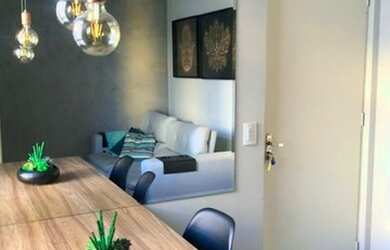 Imagem: O apartamento possui 2 Dormitórios, 1 Banheiro, 1 Vaga na garagem