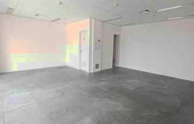 Imagem 2: SALA EM PRÉDIO MODERNO. Ar-condicionado, 48m² de Áreae2 Vagas na garagem