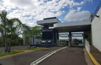 Imagem: O terreno possui 252m² de Área e está localizado em Porto