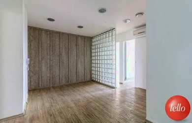 Imagem: O depósito possui 1 Vaga na garagem, 104m² de Área e está