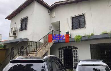 Imagem: A casa possui 5 Dormitórios, 5 Banheiros, 3 Vagas na garagem