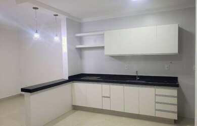 Imagem: O apartamento possui 2 Dormitórios, 2 Banheiros, 2 Vagas na