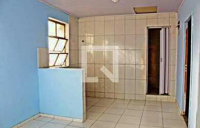 Imagem: A casa possui 2 Dormitórios, 1 Banheiro, 1 Vaga na garagem