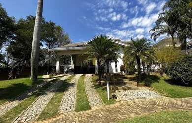 Imagem: A casa em condomínio possui 3 Dormitórios, 5 Banheiros, 4