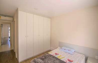 Imagem 8: Casa de condomínio para venda possui 360 metros quadrados com 4 quartos