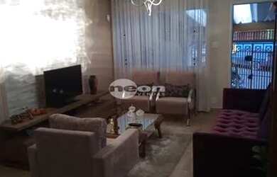 Imagem: A casa possui 2 Dormitórios, 2 Banheiros, 1 Vaga na garagem