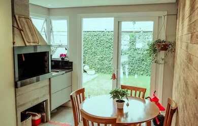 Imagem: A casa em condomínio possui 3 Dormitórios, 1 Banheiro, 207m²