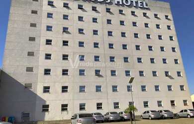 Imagem: O apartamento possui 1 Dormitório, 1 Banheiro, 1 Vaga na garagem