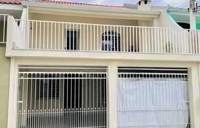 Imagem: A casa possui 3 Dormitórios, 3 Banheiros, 2 Vagas na garagem