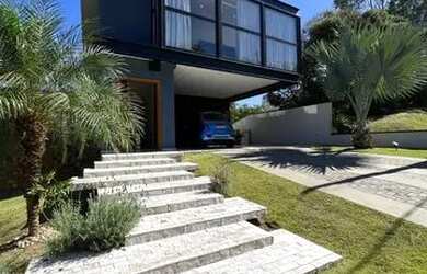 Imagem: A casa em condomínio possui 3 Dormitórios, 3 Banheiros, 4