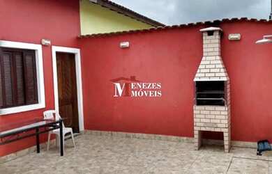 Imagem: A casa possui 2 Dormitórios, 2 Banheiros, 2 Vagas na garagem