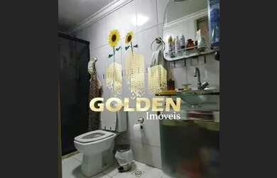 Imagem: A casa possui 2 Dormitórios, 2 Banheiros, 2 Vagas na garagem