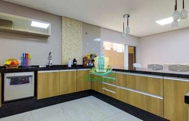 Imagem 10: Sobrado com 4 dormitórios com 305 m² à venda por R$ 1.500.000 ou aluguel por R$ 7.000/mês