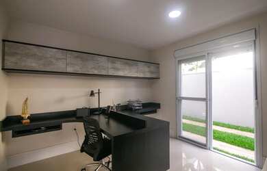 Imagem 13: Casa de condomínio para venda possui 360 metros quadrados com 4 quartos