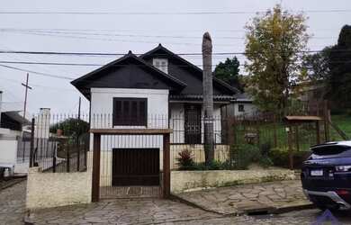 Imagem: A casa possui 4 Dormitórios, 1 Banheiro, 90m² de Área e