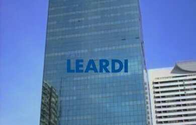 Imagem: O depósito possui 5 Vagas na garagem, 559m² de Área e está