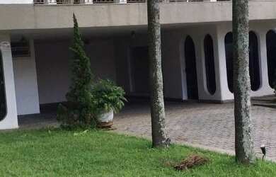 Imagem: O depósito possui 5 Vagas na garagem, 650m² de Área e está