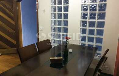 Imagem: A casa possui 2 Dormitórios, 4 Banheiros, 3 Vagas na garagem