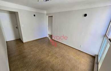 Imagem: O apartamento possui 3 Dormitórios, 1 Banheiro, 1 Vaga na garagem