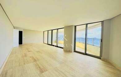 Imagem: O apartamento possui 4 Dormitórios, 5 Banheiros, 4 Vagas na