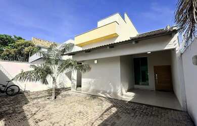 Imagem: A casa possui 3 Dormitórios, 3 Banheiros, 3 Vagas na garagem