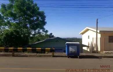 Imagem: A casa possui 2 Dormitórios, 1 Banheiro, 336m² de Área e