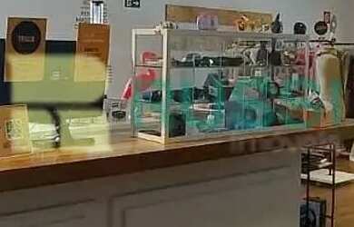 Imagem: O depósito possui 2 Vagas na garagem, 1.400m² de Área e