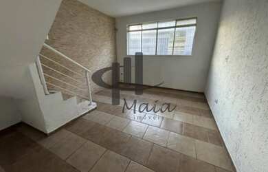 Imagem: A casa possui 3 Dormitórios, 2 Banheiros, 1 Vaga na garagem