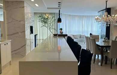 Imagem: O apartamento possui 4 Dormitórios, 5 Banheiros, 4 Vagas na