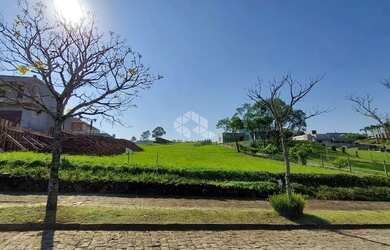 Imagem: O terreno possui 2.400m² de Área, Imóvel novo e está localizado