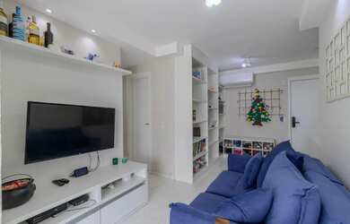 Imagem: O apartamento possui 2 Dormitórios, 2 Banheiros, 2 Vagas na